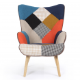 Scandinavische fauteuil IVAR met voetensteun in veelkleurige patchwork stof en houndstooth print