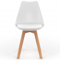 Set van 6 Scandinavische SARA-stoelen, wit x2, lichtgrijs x2 en veelkleurig patchwork