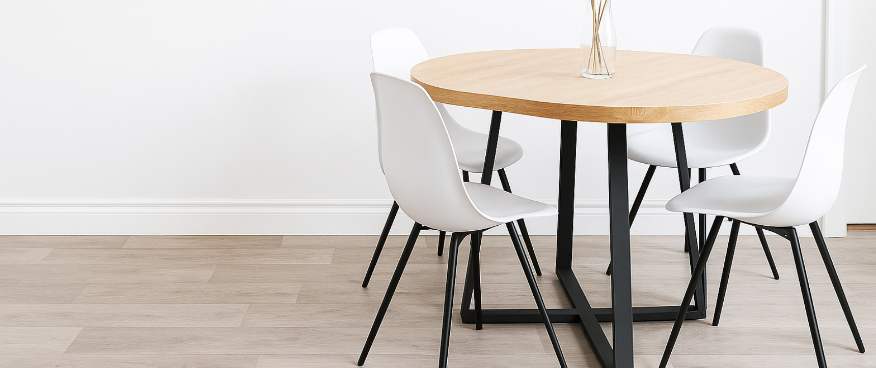 Table à manger extensible ronde SELMA 4-8 personnes bois et noir 110-150 cm